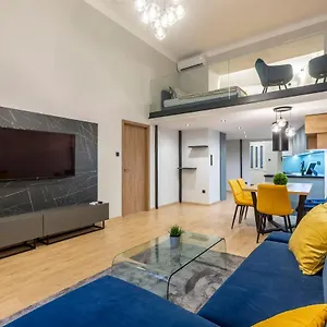 Exclusive New York In The Heart Of , Budapest Hongrie